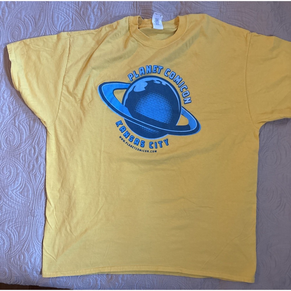 Kansas City Planet Comicon T Shirt Yellow Sidekick Employee shirt Sz XL